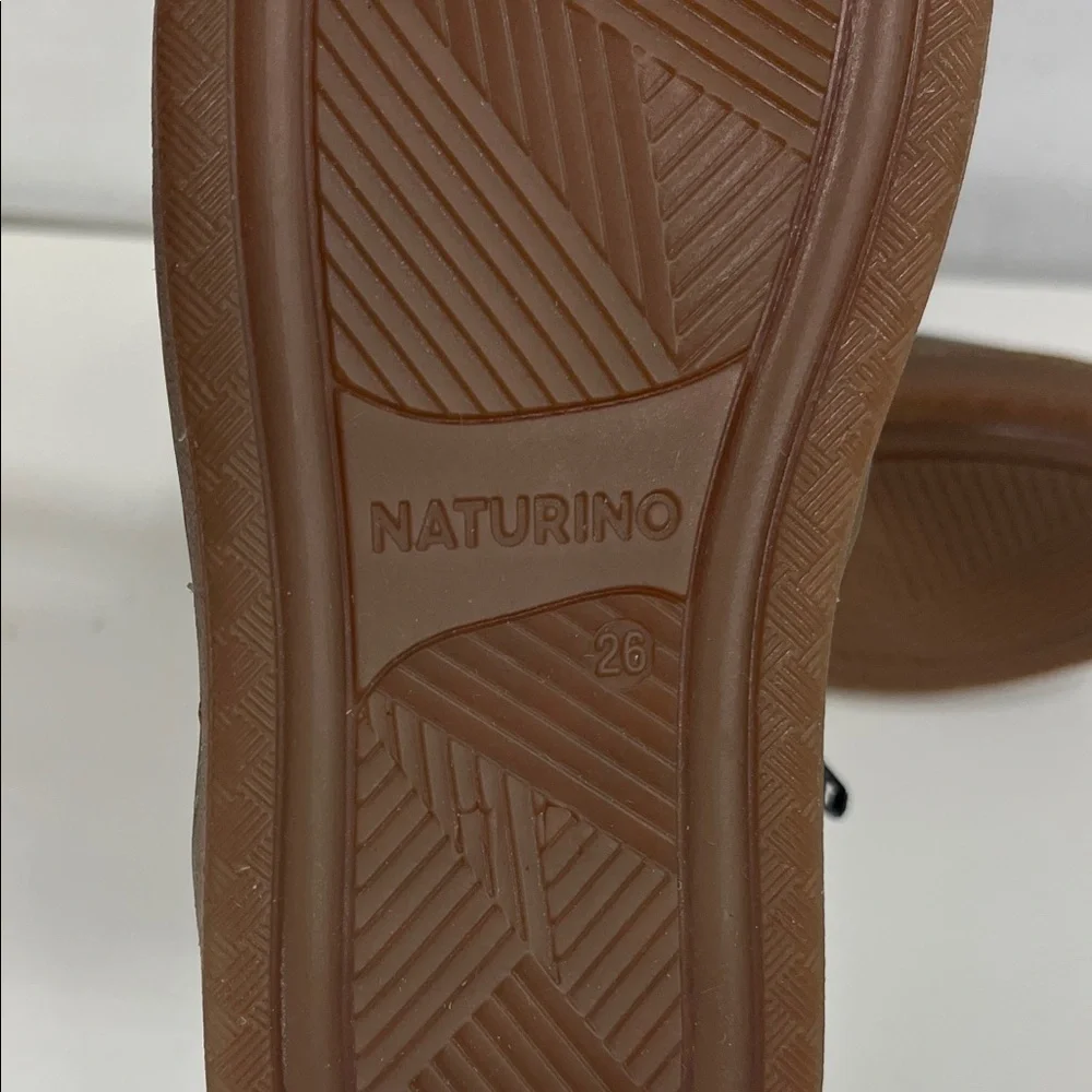 New Naturino Kids' Chelsea Boot Black Girls Size 9.5 Toddler